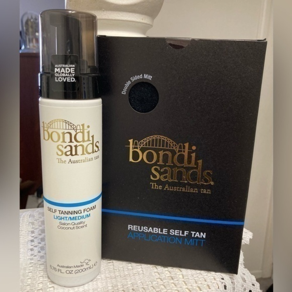 NWT 2 Pc. Bondi Sands Self Tanning Foam Light/Medium & Reusable Application Mitt